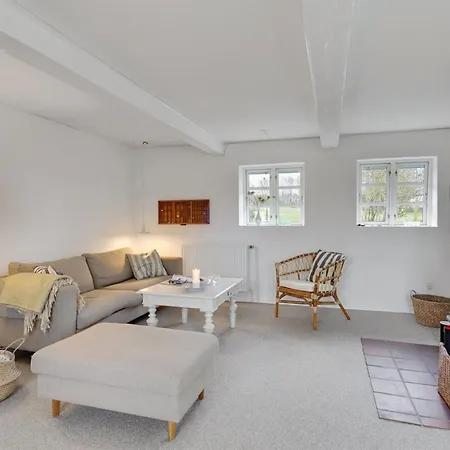 Ilkka - 220m From The Sea By Interhome