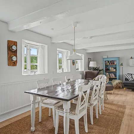 Vakantiehuis Ilkka - 220m From The Sea By Interhome *