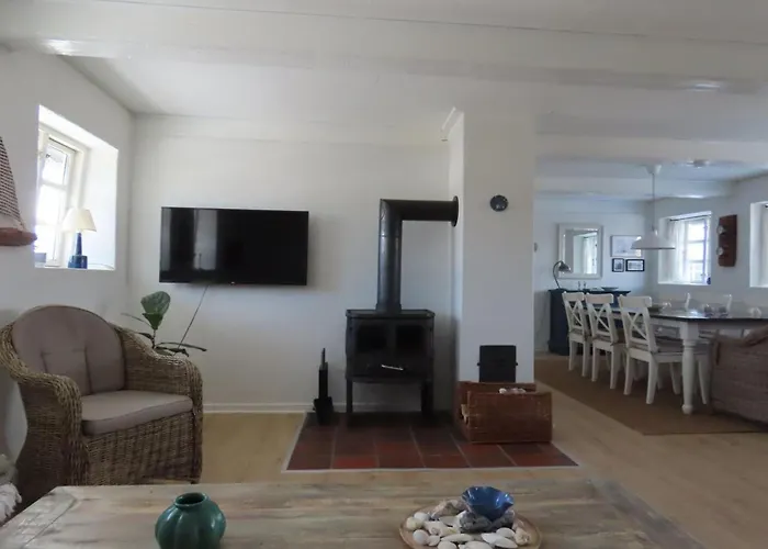 Ilkka - 220m From The Sea By Interhome