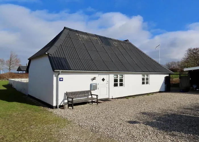 Ilkka - 220m From The Sea By Interhome *